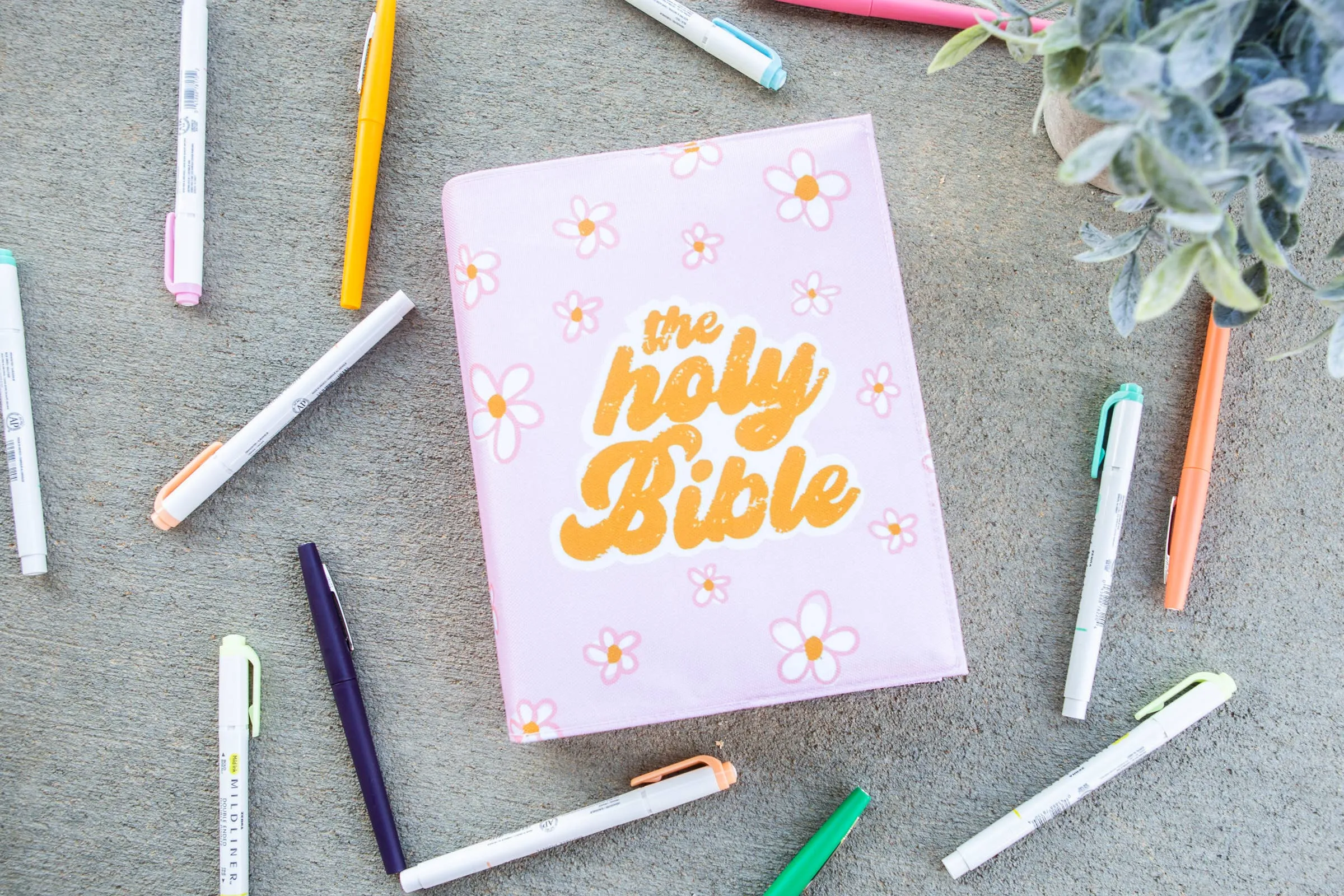 Daisy Bible Slipcover