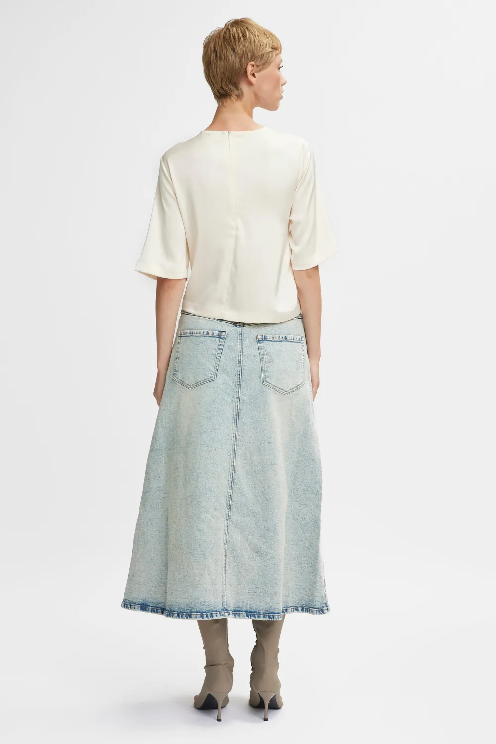 Manula Skirt in Light Blue Acid Wash