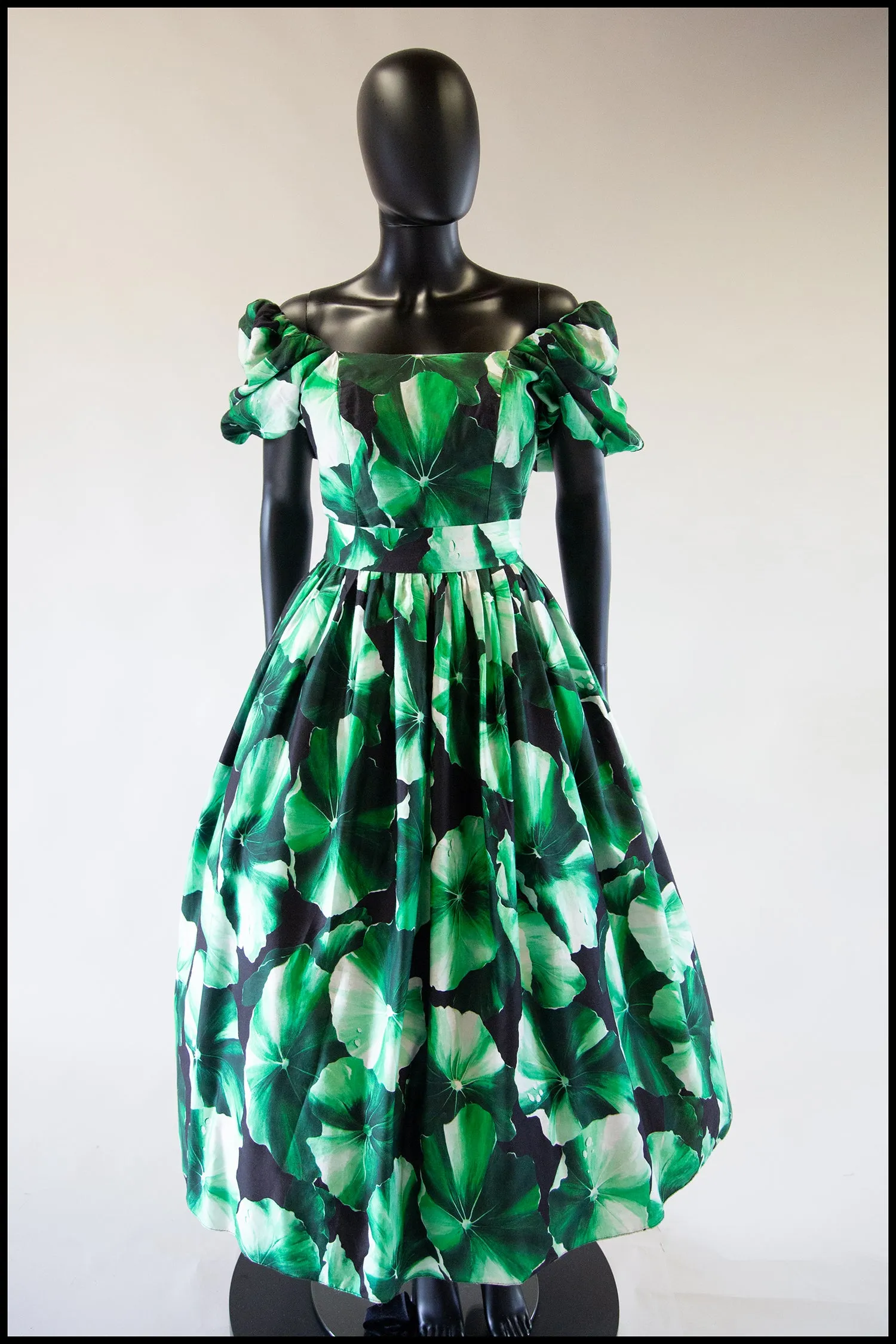 RESERVED Vintage 1980s Green Petunia Print Dress