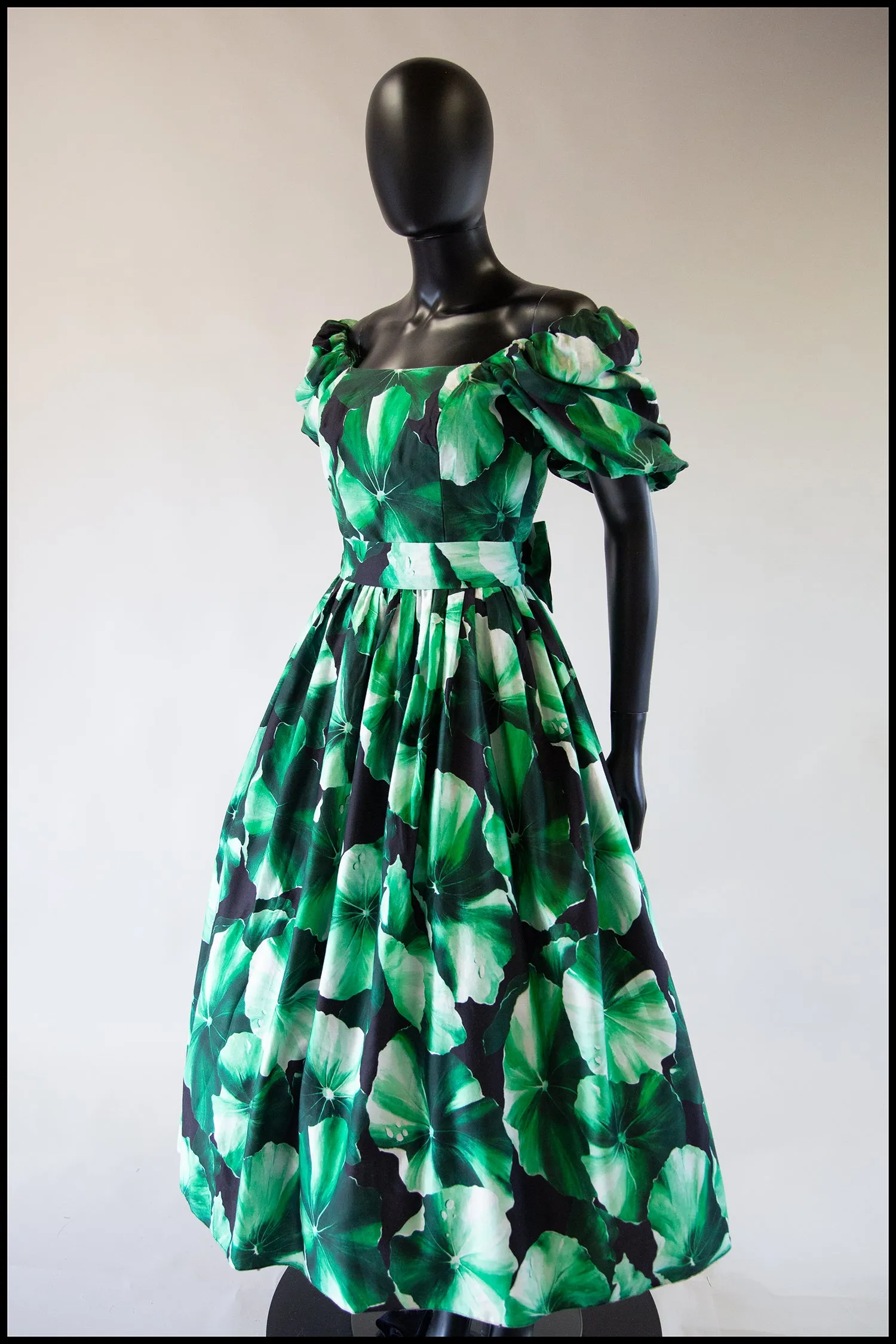 RESERVED Vintage 1980s Green Petunia Print Dress